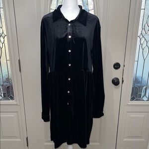 Black Velvet Button-Front Babydoll Dress – Long Sleeve, Collared, Classic & Chic